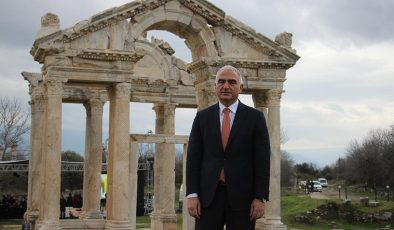 Bakan Ersoy açıkladı: Aphrodisias gece ziyaretine açılacak