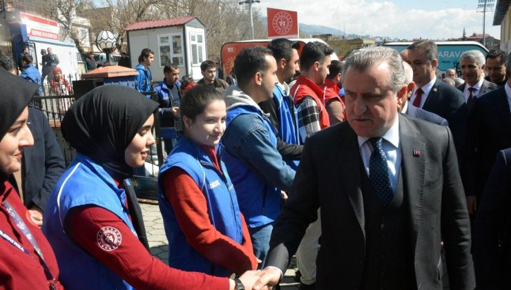 Bakan Osman Aşkın Bak’tan Kahramanmaraş’a stadyum sözü!