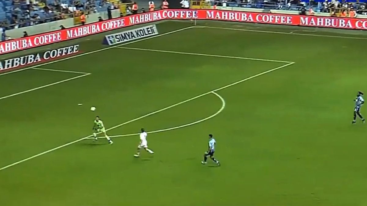 Adana Demirspor’un genç kalecisi Deniz Eren Dönmezer’den büyük hata