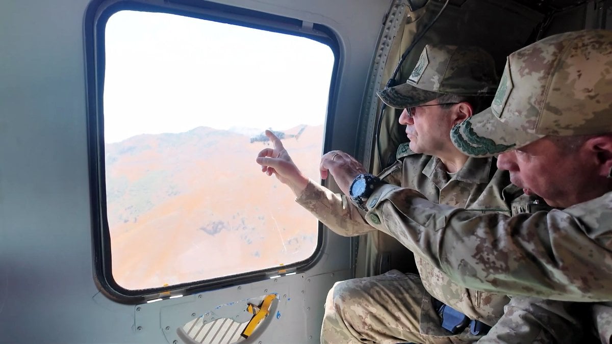 Kara Kuvvetleri Komutanı Bayraktaroğlu, hudut hattı ve sınır ötesinde