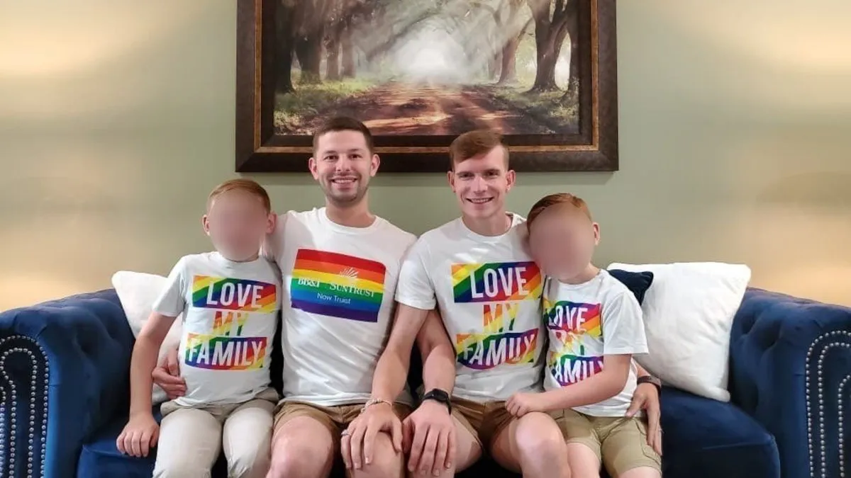 Evlat edindikleri çocuklarına istismarda bulunan sapkın eşcinsel çifte 100 yıl hapis cezası!