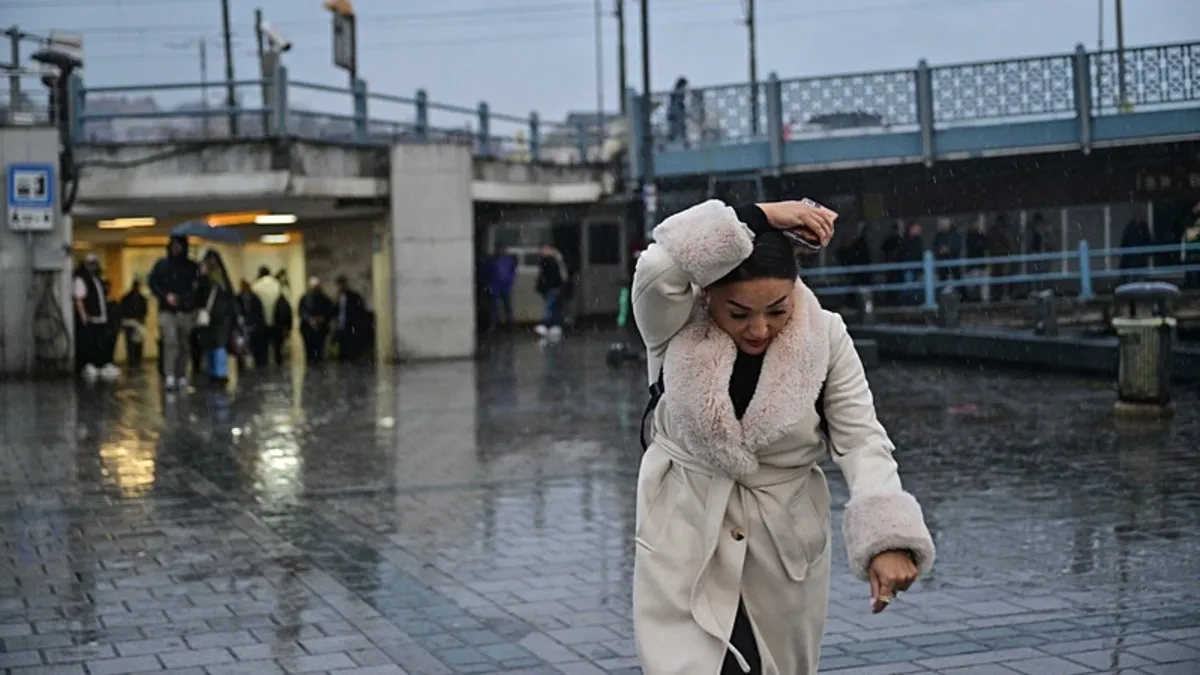 SON DAKİKA… Meteoroloji yeni hava durumu raporunu açıkladı! İstanbul ve İzmir dahil 13 il için sarı kodlu alarm verildi: Yarından itibaren…