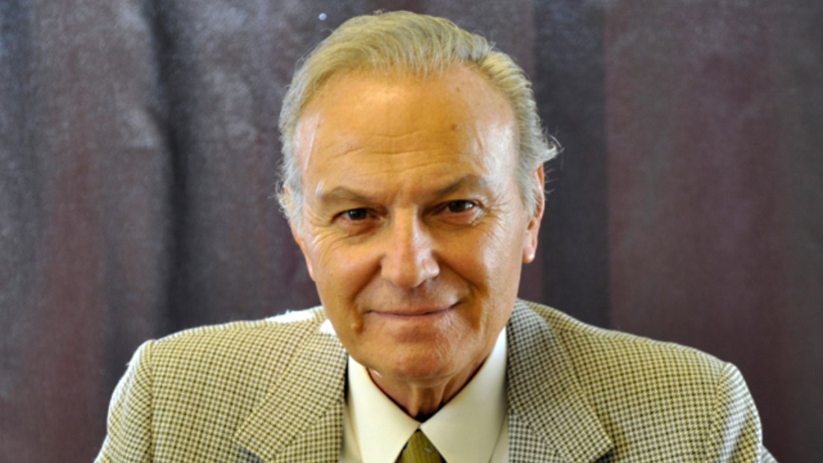 Ediz Hun’dan sinema açıklaması: Sümüklü böcekler gibi kabuklarımıza çekildik