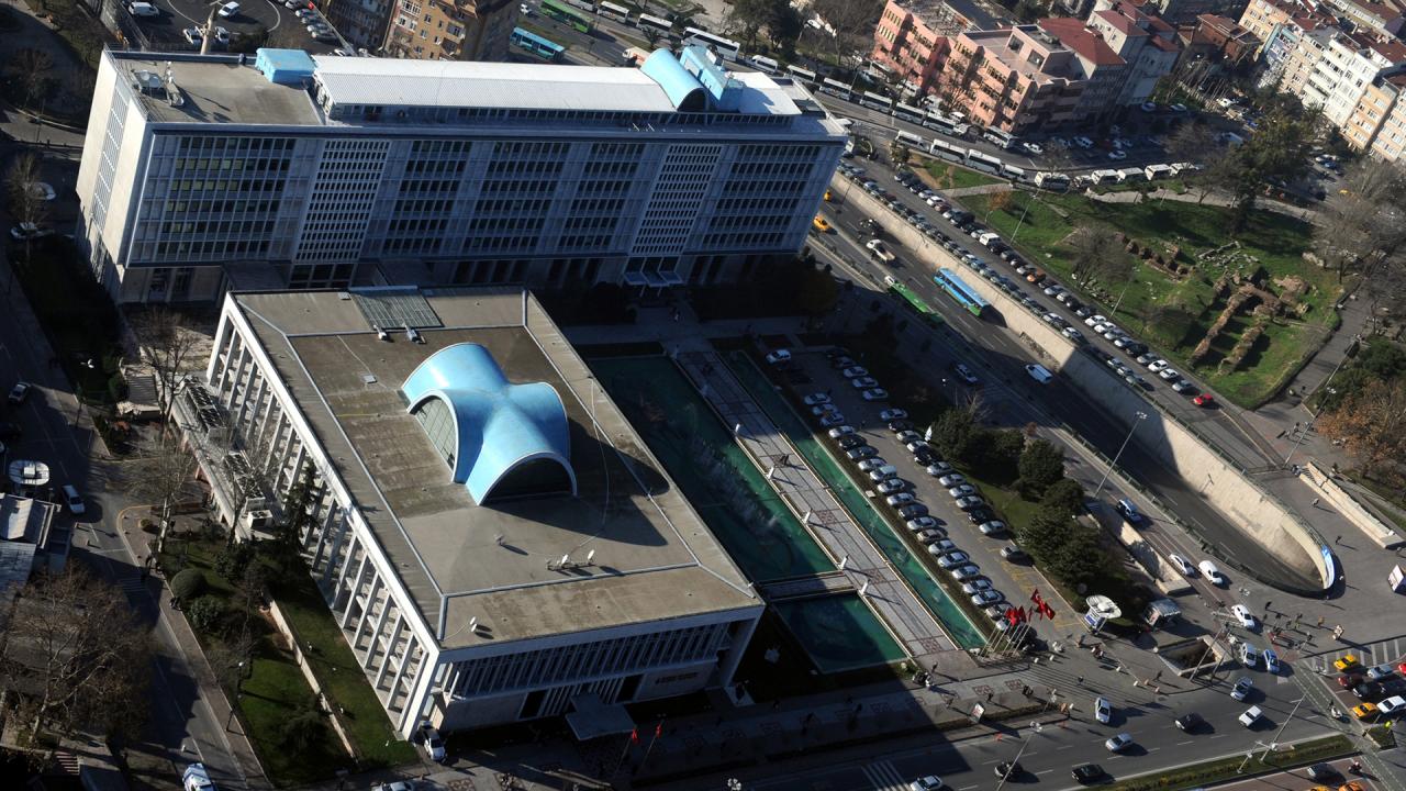 İBB’den reklam izni alımında “gayriresmi ücret” iddiası