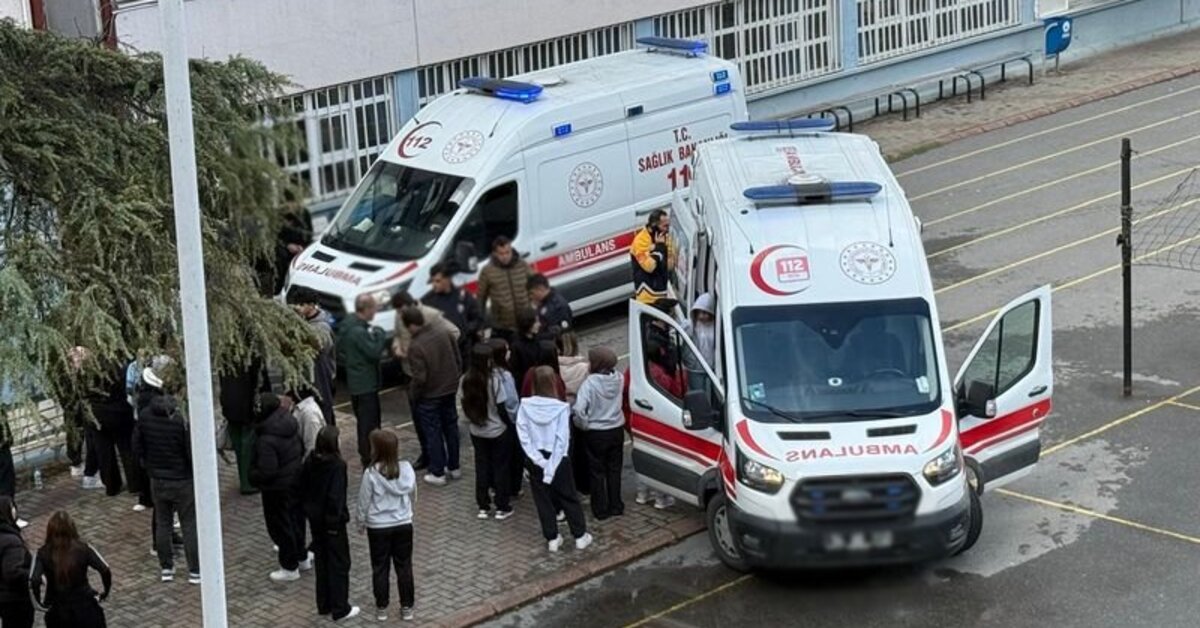 Sakarya’da gıda zehirlenmesi: 11 kişi hastanelik oldu