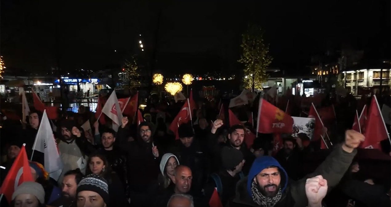 TKP’den Beşiktaş’ta ‘diz çökmüyoruz’ eylemi